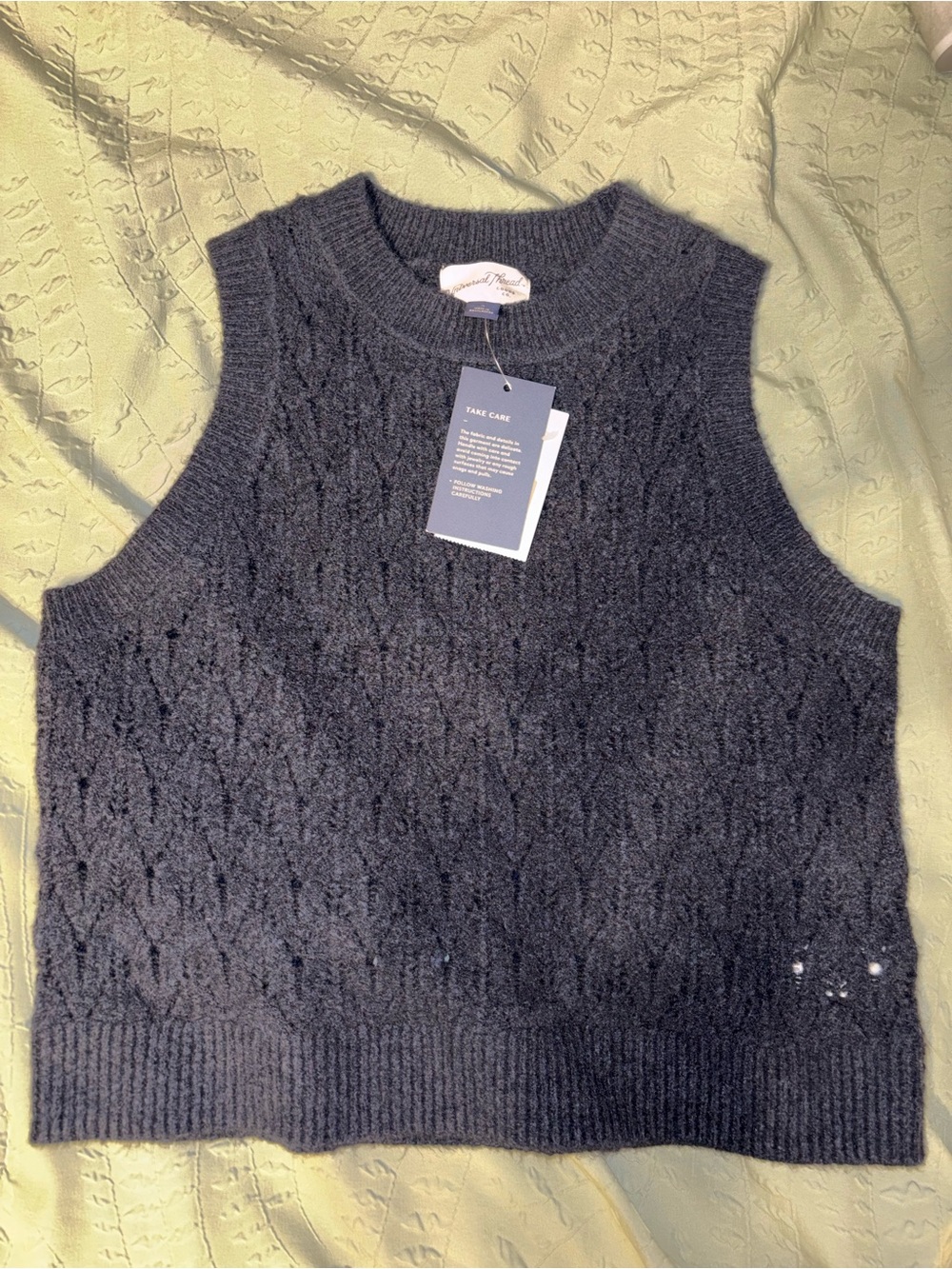 Universal Thread Charcoal Cable Knit Sleeveless Sweater Vest